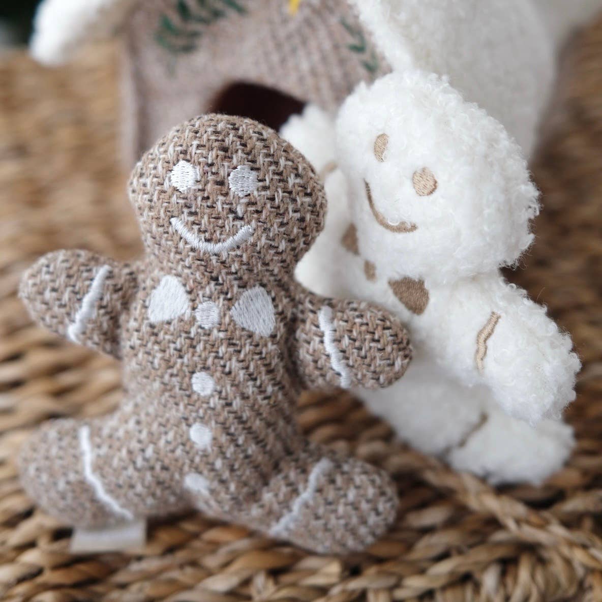 Lambwolf Collective - GINGERBREAD HOUSE